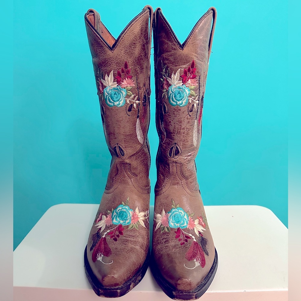 Women cowboy boots